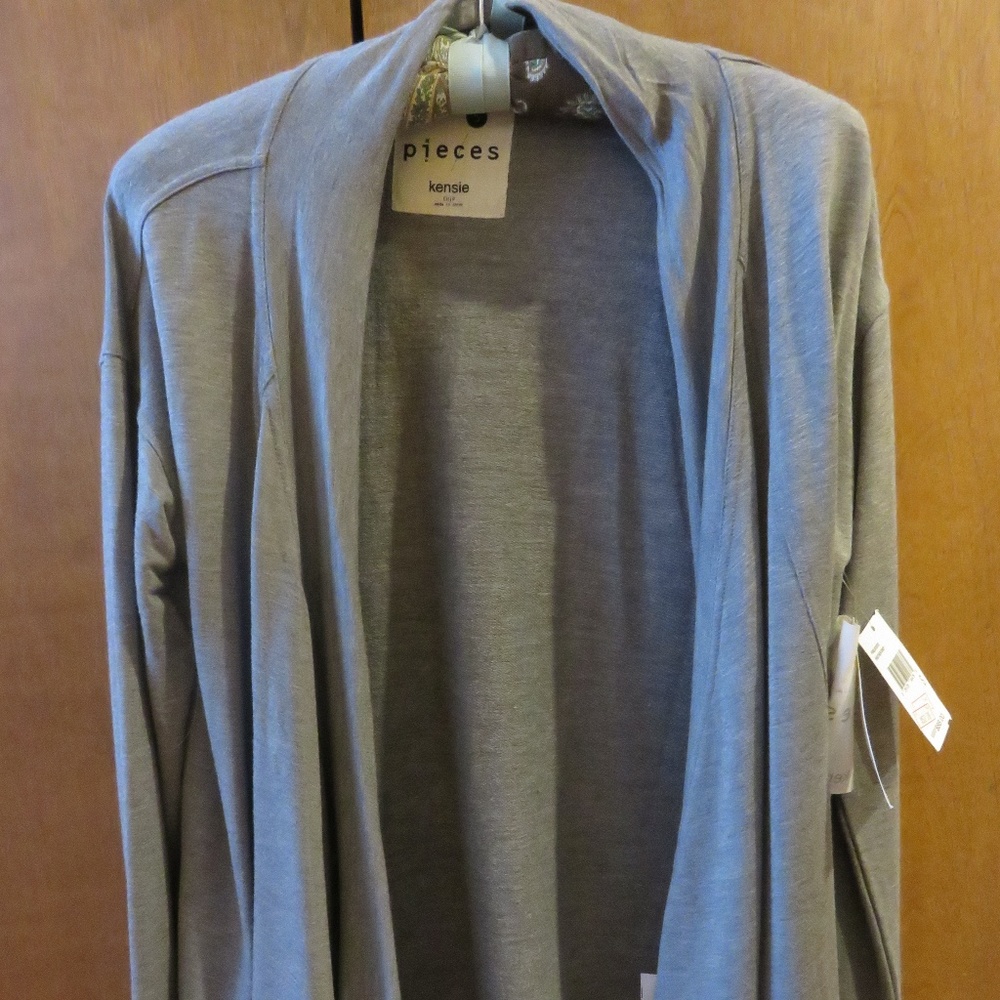 Grey knit cardigan, no buttons, nwt, small